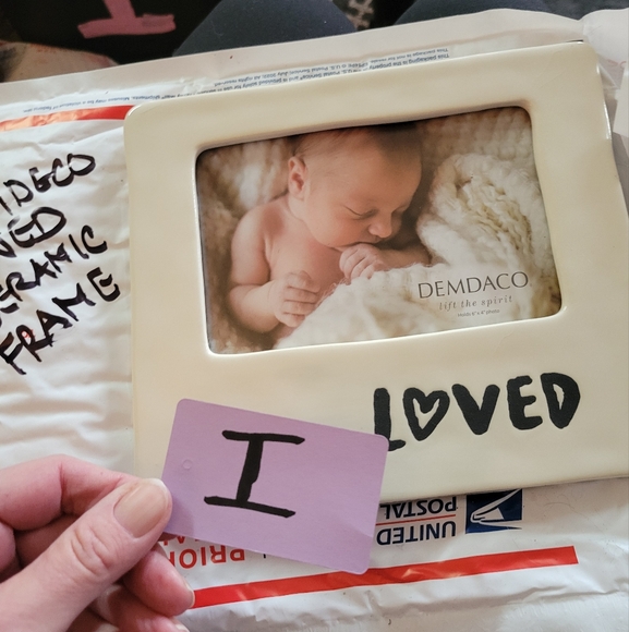 🛒🛍️💥Nwot demdaco adorable loved picture frame ceramic 4×6 picture - Picture 7 of 7